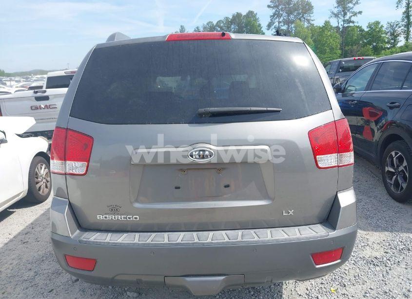 Photo 16 of 2009 Kia Borrego LX (VIN KNDJJ741095026160)
