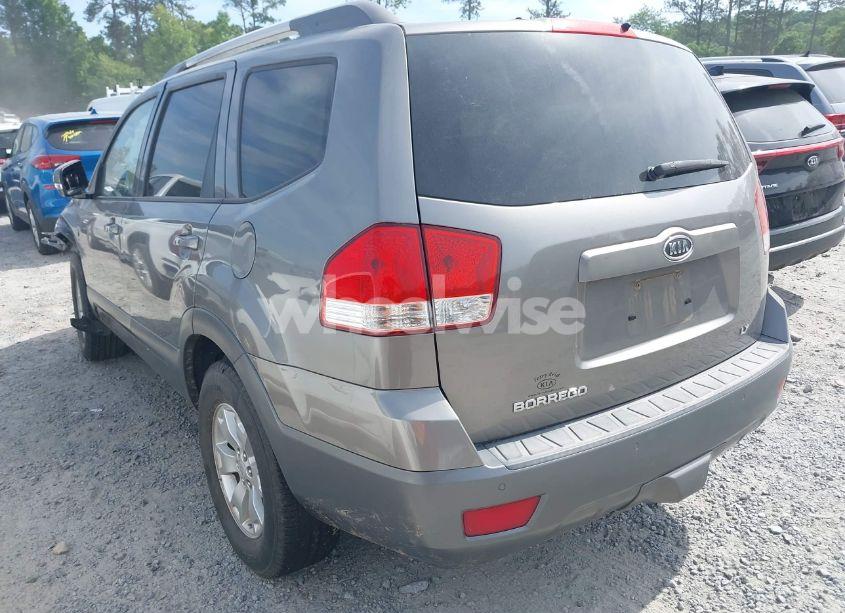 Photo 3 of 2009 Kia Borrego LX (VIN KNDJJ741095026160)
