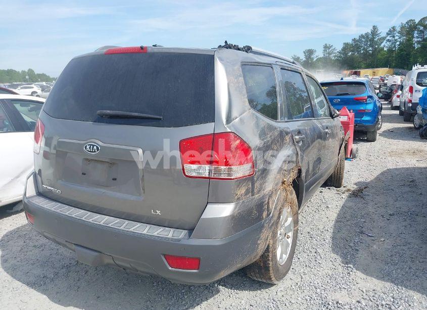 Photo 4 of 2009 Kia Borrego LX (VIN KNDJJ741095026160)