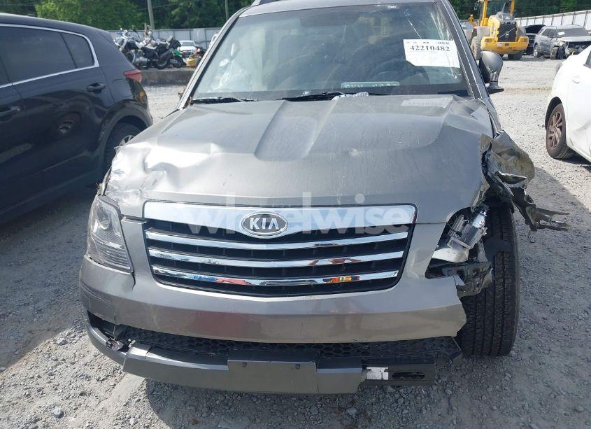 Photo 6 of 2009 Kia Borrego LX (VIN KNDJJ741095026160)