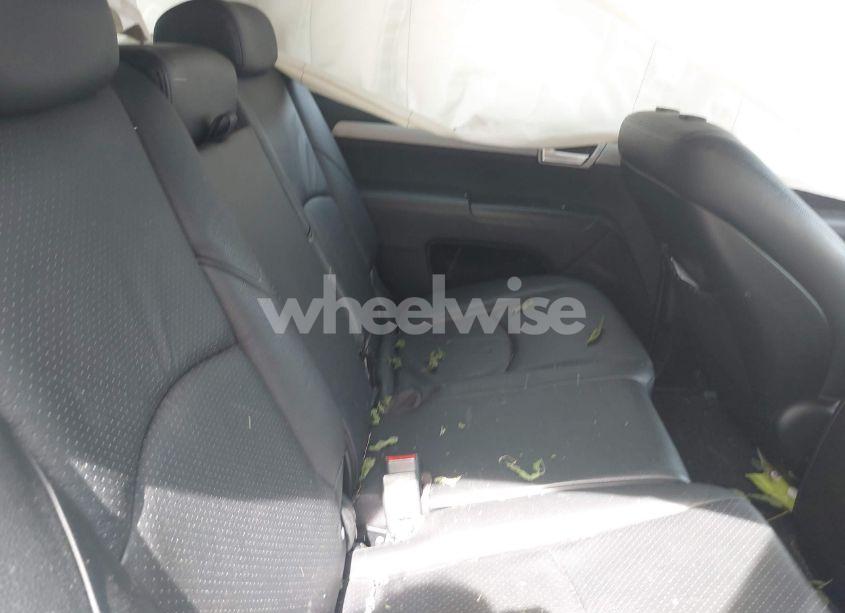 Photo 8 of 2009 Kia Borrego LX (VIN KNDJJ741095026160)