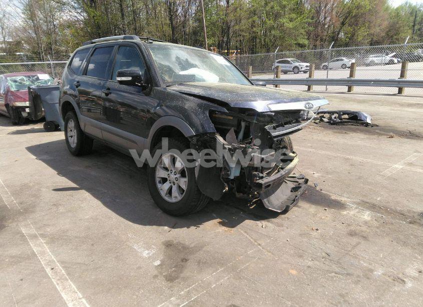 2009 Kia Borrego EX V6 (VIN KNDJJ741795015401) main photo