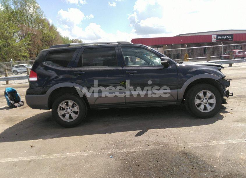 Photo 14 of 2009 Kia Borrego EX V6 (VIN KNDJJ741795015401)