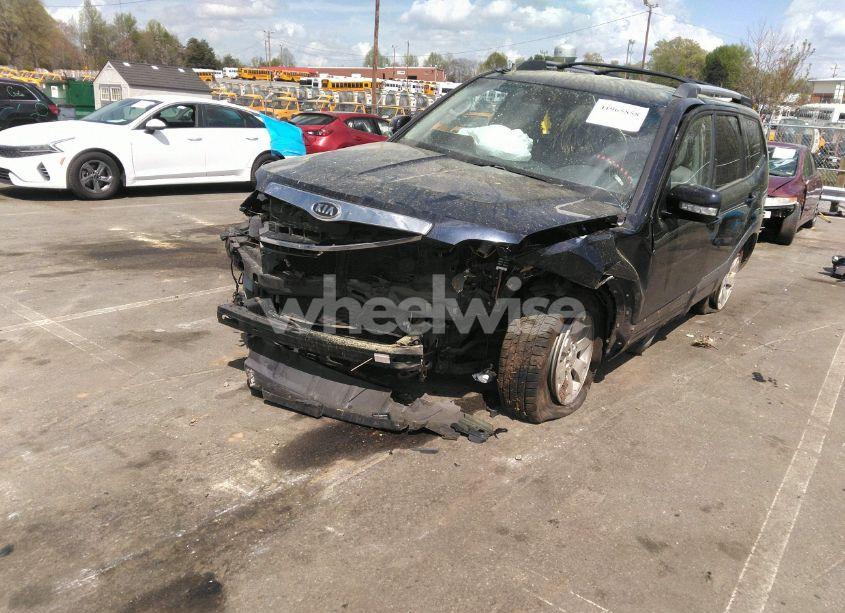 Photo 2 of 2009 Kia Borrego EX V6 (VIN KNDJJ741795015401)