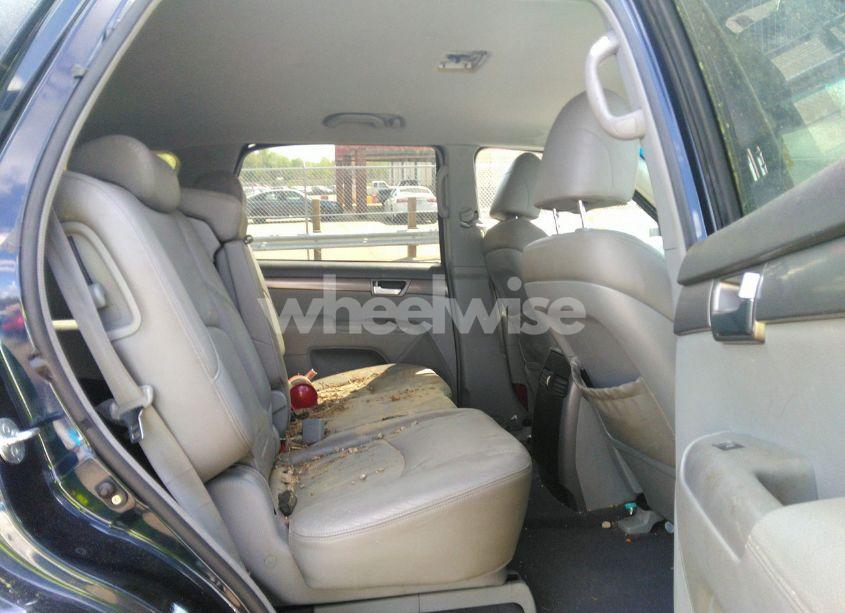 Photo 8 of 2009 Kia Borrego EX V6 (VIN KNDJJ741795015401)