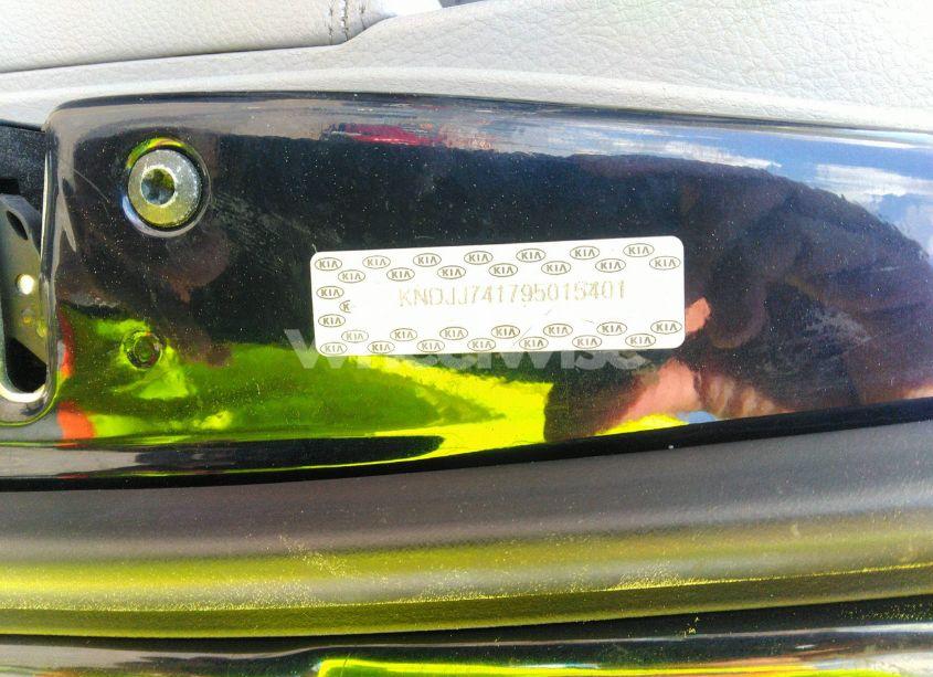 Photo 9 of 2009 Kia Borrego EX V6 (VIN KNDJJ741795015401)