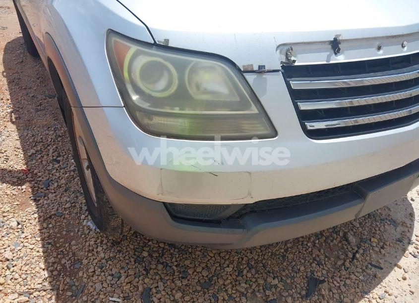 Photo 12 of 2009 Kia Borrego LX (VIN KNDJJ741895029789)