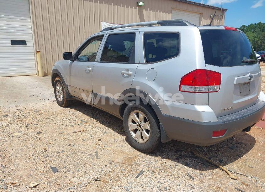 Photo 3 of 2009 Kia Borrego LX (VIN KNDJJ741895029789)