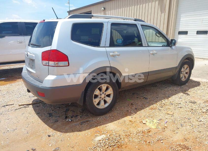 Photo 4 of 2009 Kia Borrego LX (VIN KNDJJ741895029789)