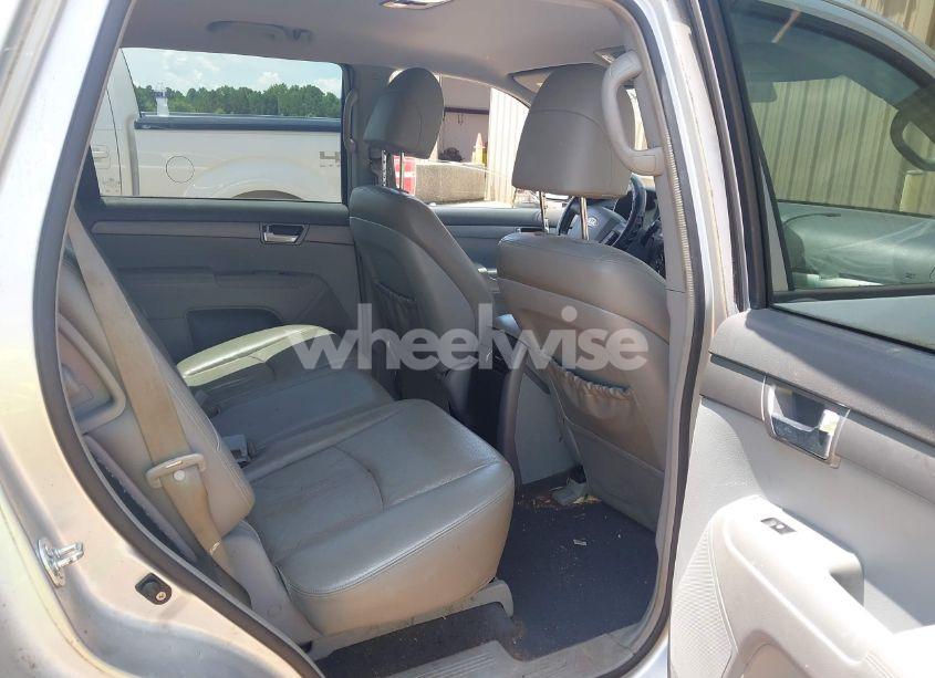 Photo 8 of 2009 Kia Borrego LX (VIN KNDJJ741895029789)