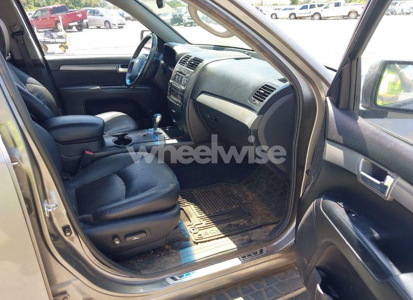 Photo 5 of 2009 Kia Borrego EX V8 (VIN KNDJJ742595023828)