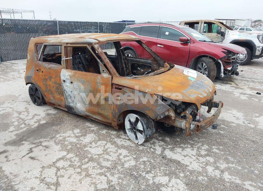 2014 Kia Soul ! (VIN KNDJN2A20E7028557) main photo