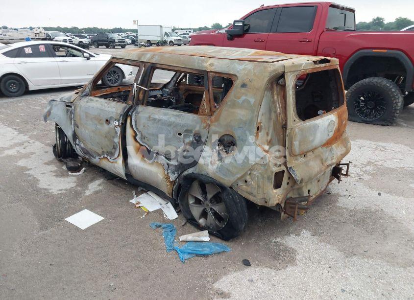 Photo 3 of 2014 Kia Soul ! (VIN KNDJN2A20E7028557)