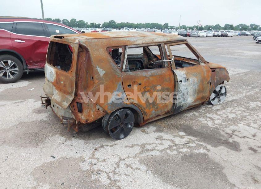 Photo 4 of 2014 Kia Soul ! (VIN KNDJN2A20E7028557)