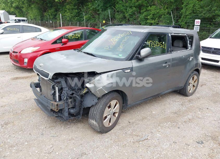 Photo 2 of 2014 Kia Soul (VIN KNDJN2A20E7059792)