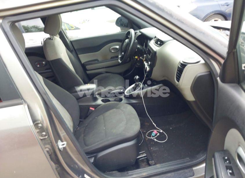 Photo 5 of 2014 Kia Soul (VIN KNDJN2A20E7059792)