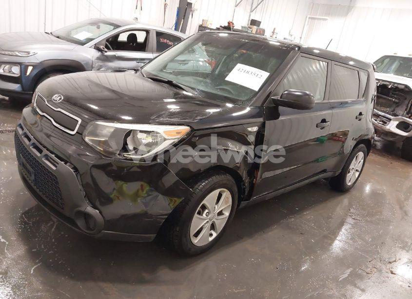 Photo 2 of 2014 Kia Soul N/A (VIN KNDJN2A20E7733990)