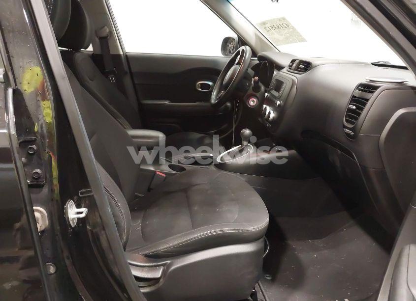 Photo 5 of 2014 Kia Soul N/A (VIN KNDJN2A20E7733990)