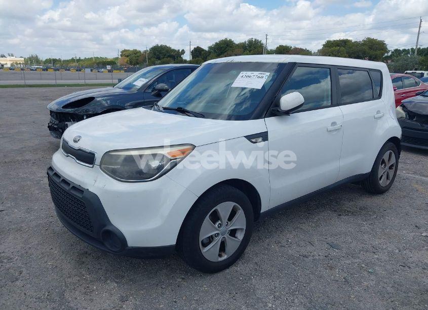 Photo 2 of 2014 Kia Soul N/A (VIN KNDJN2A20E7739613)