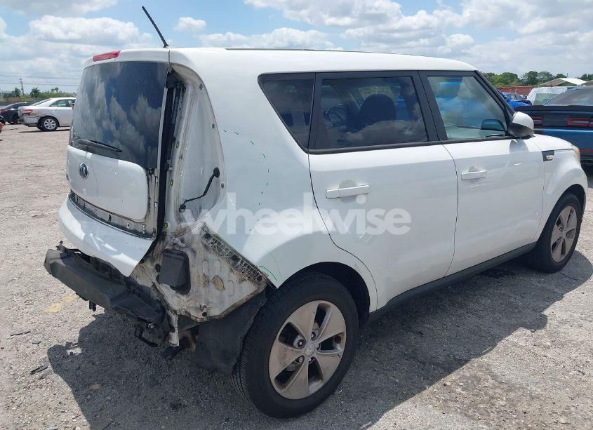 Photo 4 of 2014 Kia Soul N/A (VIN KNDJN2A20E7739613)