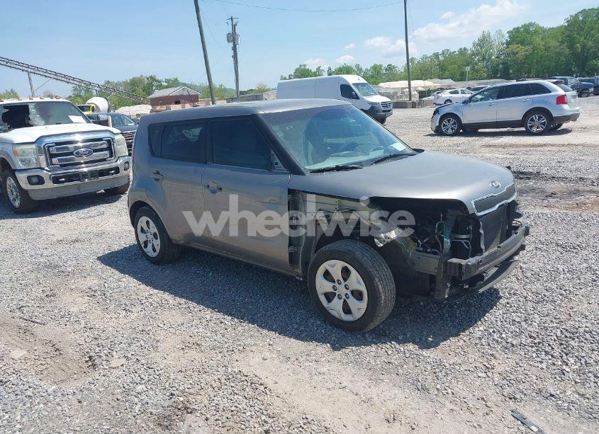 2015 Kia Soul (VIN KNDJN2A20F7236200) main photo