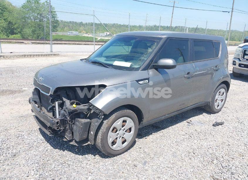 Photo 2 of 2015 Kia Soul (VIN KNDJN2A20F7236200)