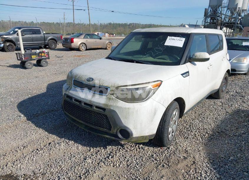 Photo 2 of 2015 Kia Soul (VIN KNDJN2A20F7808902)