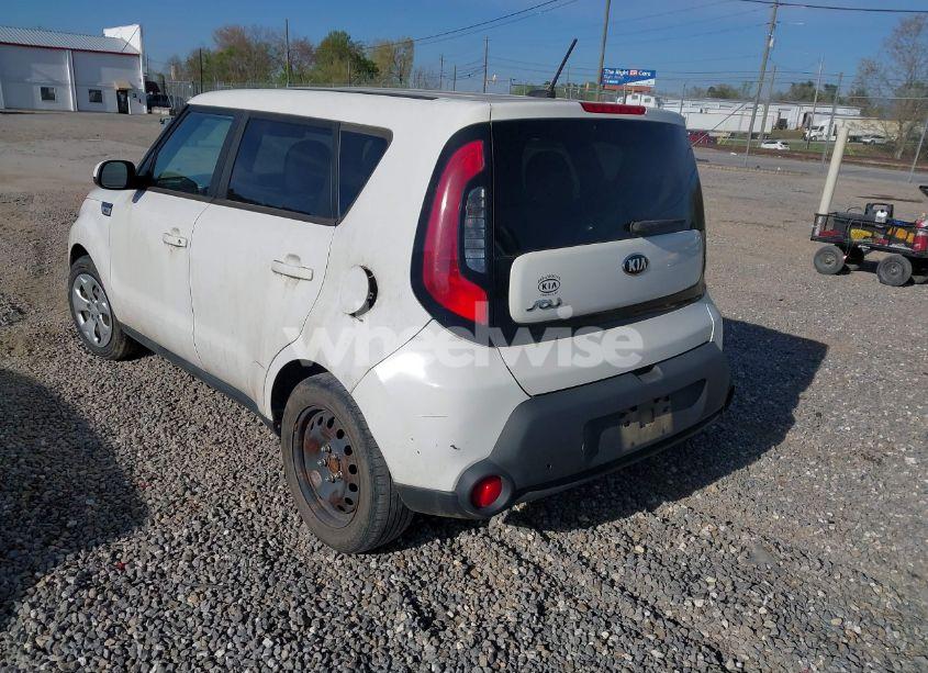 Photo 3 of 2015 Kia Soul (VIN KNDJN2A20F7808902)