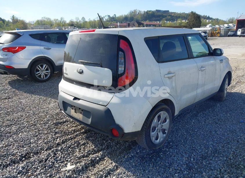 Photo 4 of 2015 Kia Soul (VIN KNDJN2A20F7808902)