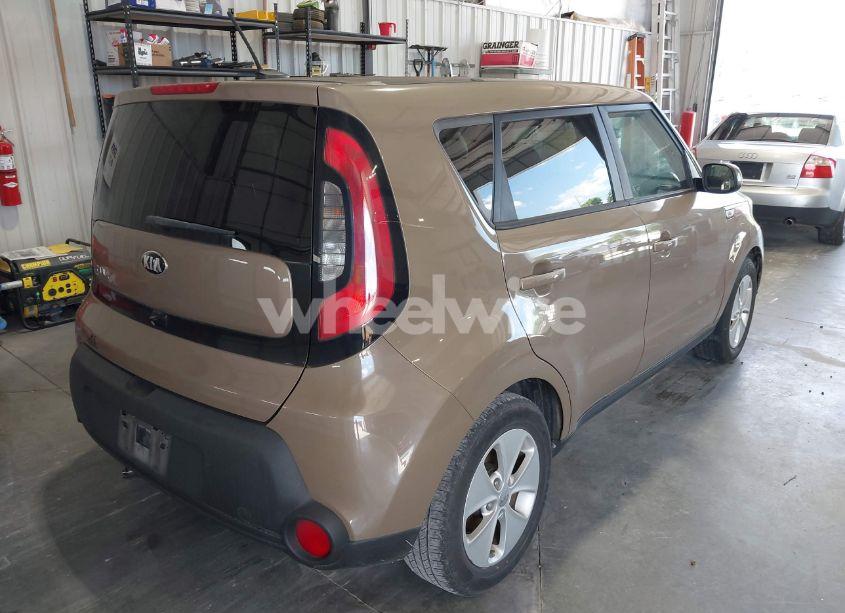 Photo 4 of 2016 Kia Soul (VIN KNDJN2A20G7243987)