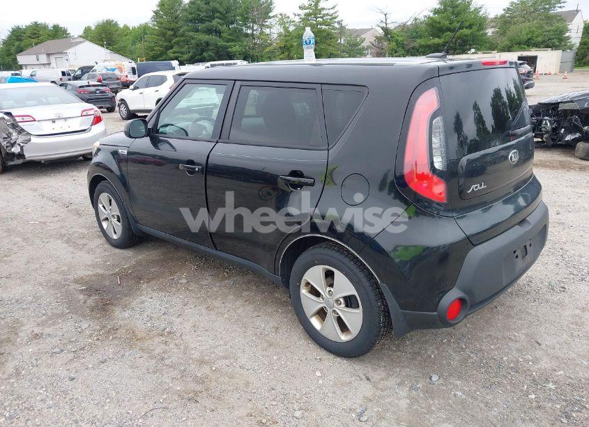 Photo 3 of 2016 Kia Soul (VIN KNDJN2A20G7260966)