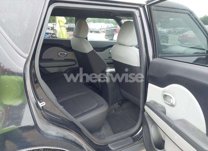 Photo 8 of 2016 Kia Soul (VIN KNDJN2A20G7260966)