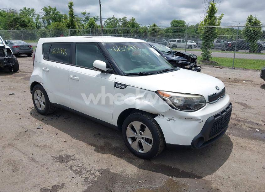 2016 Kia Soul (VIN KNDJN2A20G7284751) main photo