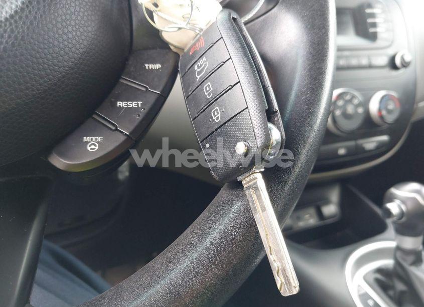 Photo 11 of 2016 Kia Soul (VIN KNDJN2A20G7284751)