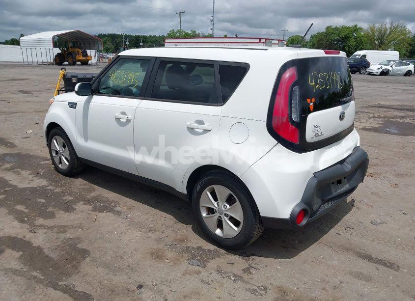 Photo 3 of 2016 Kia Soul (VIN KNDJN2A20G7284751)