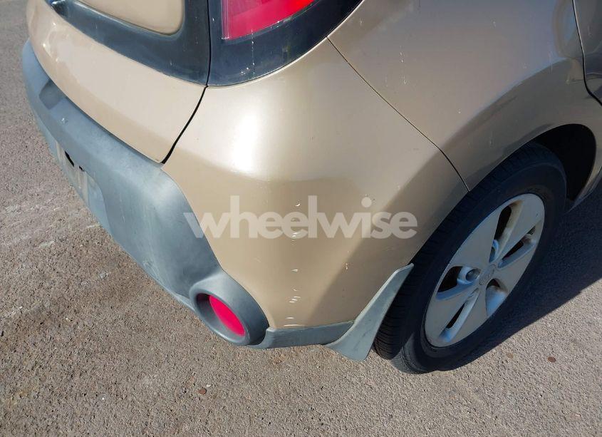 Photo 6 of 2016 Kia Soul (VIN KNDJN2A20G7331874)