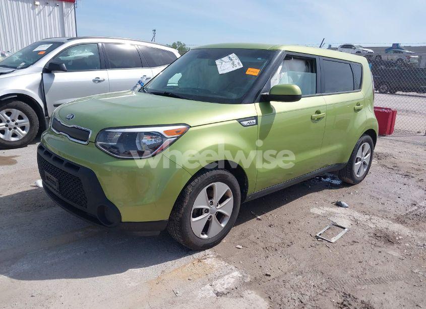 Photo 2 of 2016 Kia Soul (VIN KNDJN2A20G7876134)