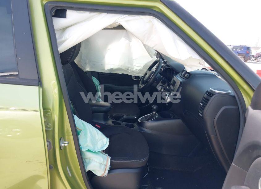 Photo 5 of 2016 Kia Soul (VIN KNDJN2A20G7876134)