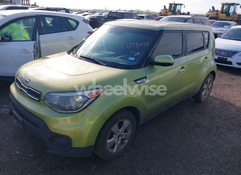 Photo 2 of 2017 Kia Soul (VIN KNDJN2A20H7883246)