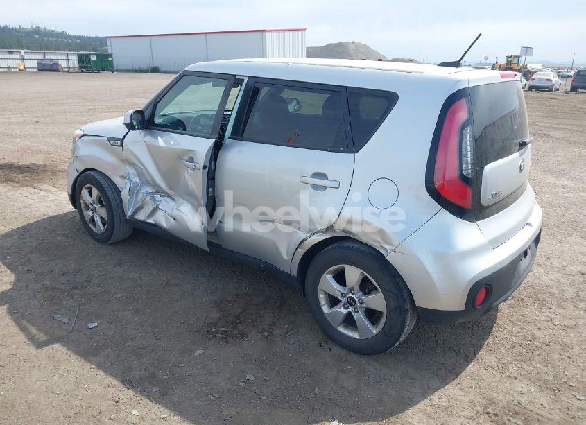 Photo 3 of 2018 Kia Soul (VIN KNDJN2A20J7590114)