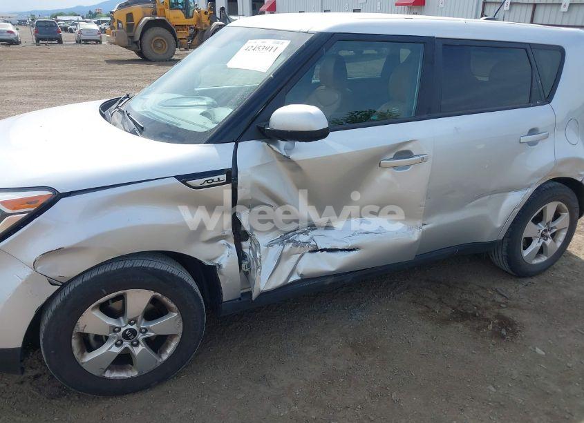 Photo 6 of 2018 Kia Soul (VIN KNDJN2A20J7590114)