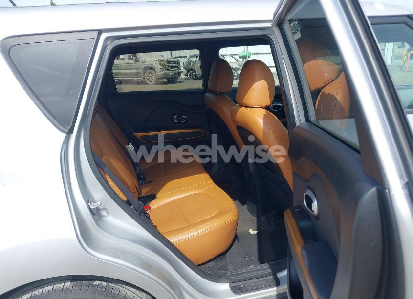 Photo 8 of 2018 Kia Soul (VIN KNDJN2A20J7590114)