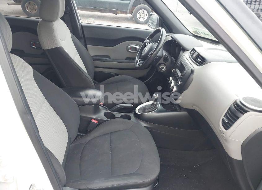 Photo 5 of 2014 Kia Soul N/A (VIN KNDJN2A21E7057727)