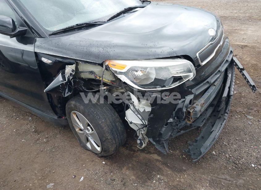 Photo 6 of 2014 Kia Soul (VIN KNDJN2A21E7063477)