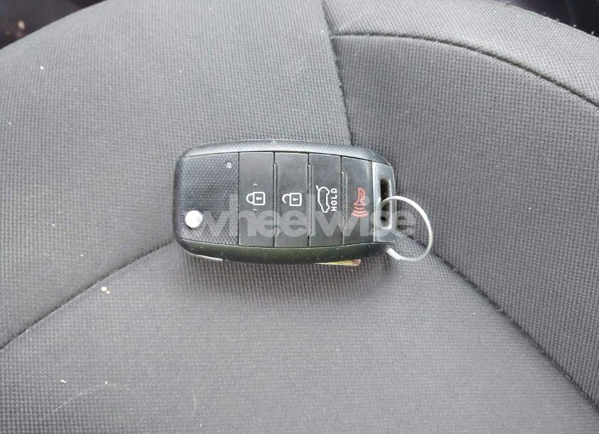 Photo 11 of 2014 Kia Soul (VIN KNDJN2A21E7727292)