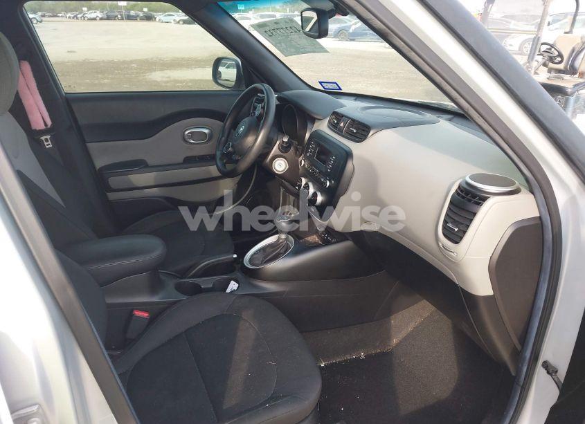 Photo 5 of 2014 Kia Soul (VIN KNDJN2A21E7727292)