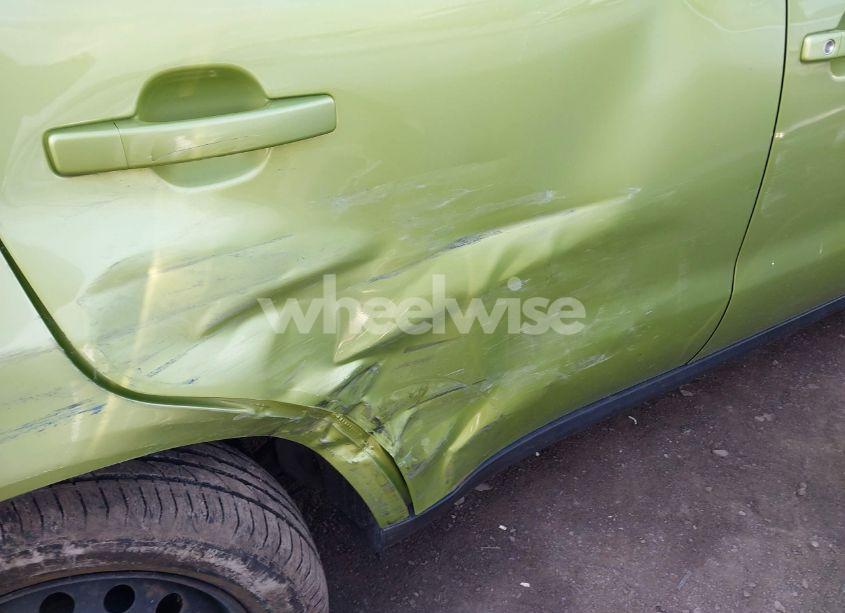 Photo 6 of 2014 Kia Soul (VIN KNDJN2A21E7738485)