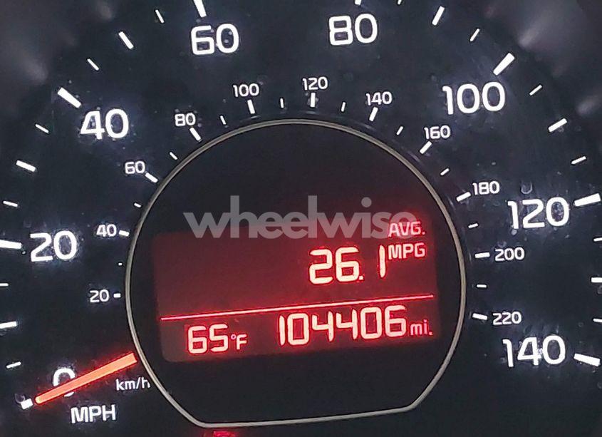 Photo 7 of 2014 Kia Soul (VIN KNDJN2A21E7738485)