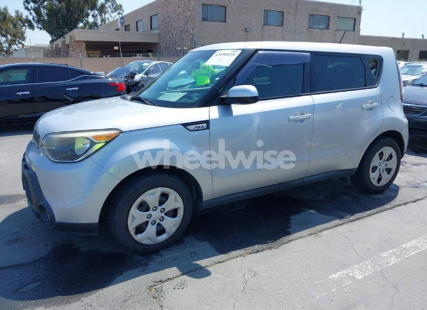 Photo 2 of 2015 Kia Soul ! (VIN KNDJN2A21F7787199)