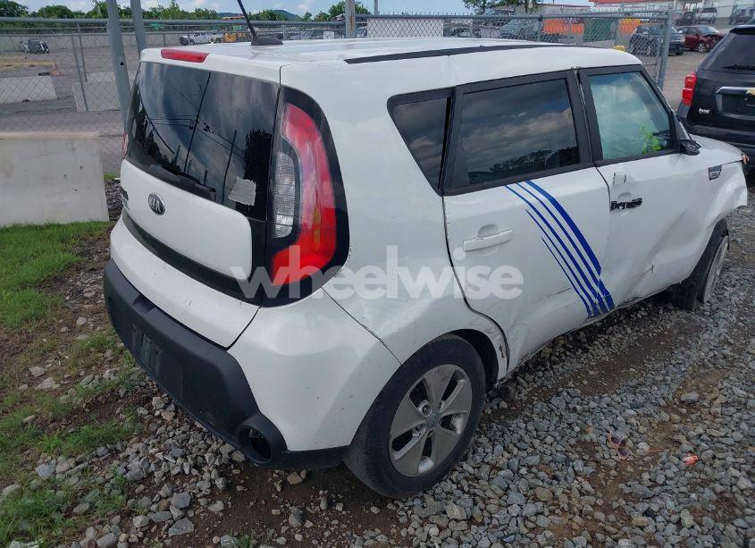 Photo 4 of 2016 Kia Soul (VIN KNDJN2A21G7289568)